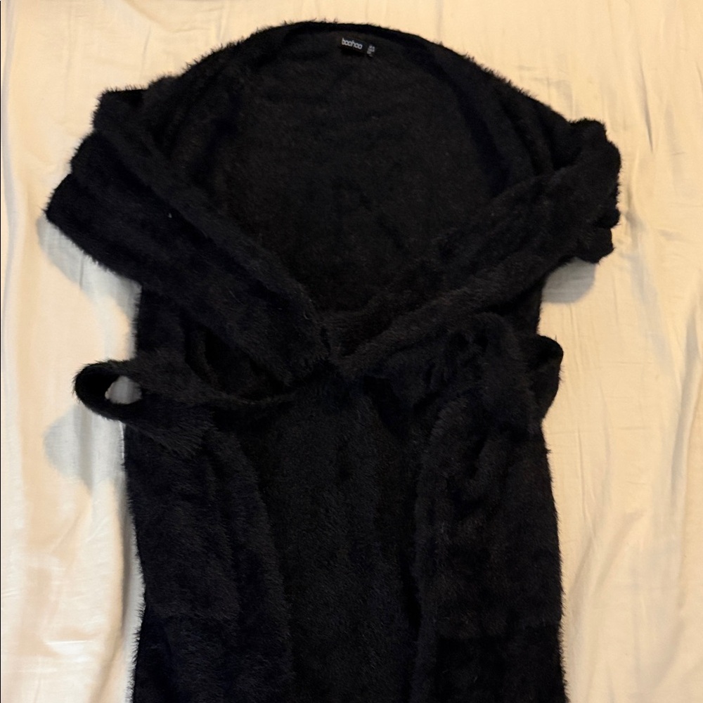 Boohoo Black Fuzzy Robe